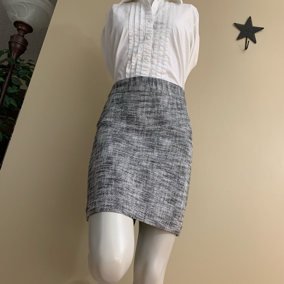 Banana Republic Black White Woven Mini Skirt - Picture 2 of 15
